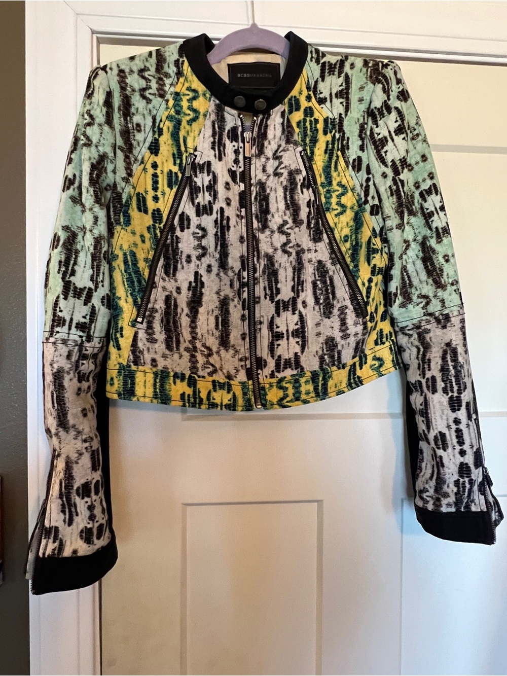 BCBGMaxazria Animal Snake Print Cropped Jacket